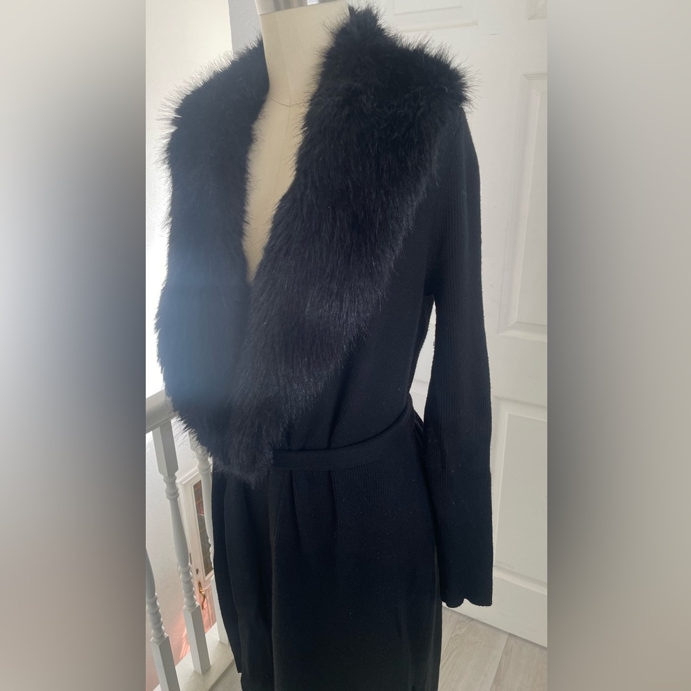 White House black market Black removable Faux Fur Trimmed belted long cardigan. - Picture 3 of 11